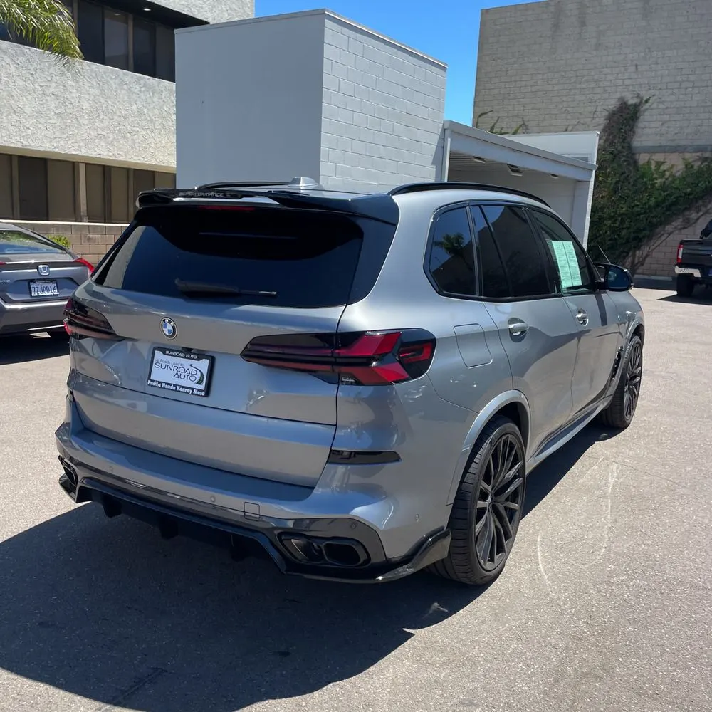 2025 BMW X5 M60i