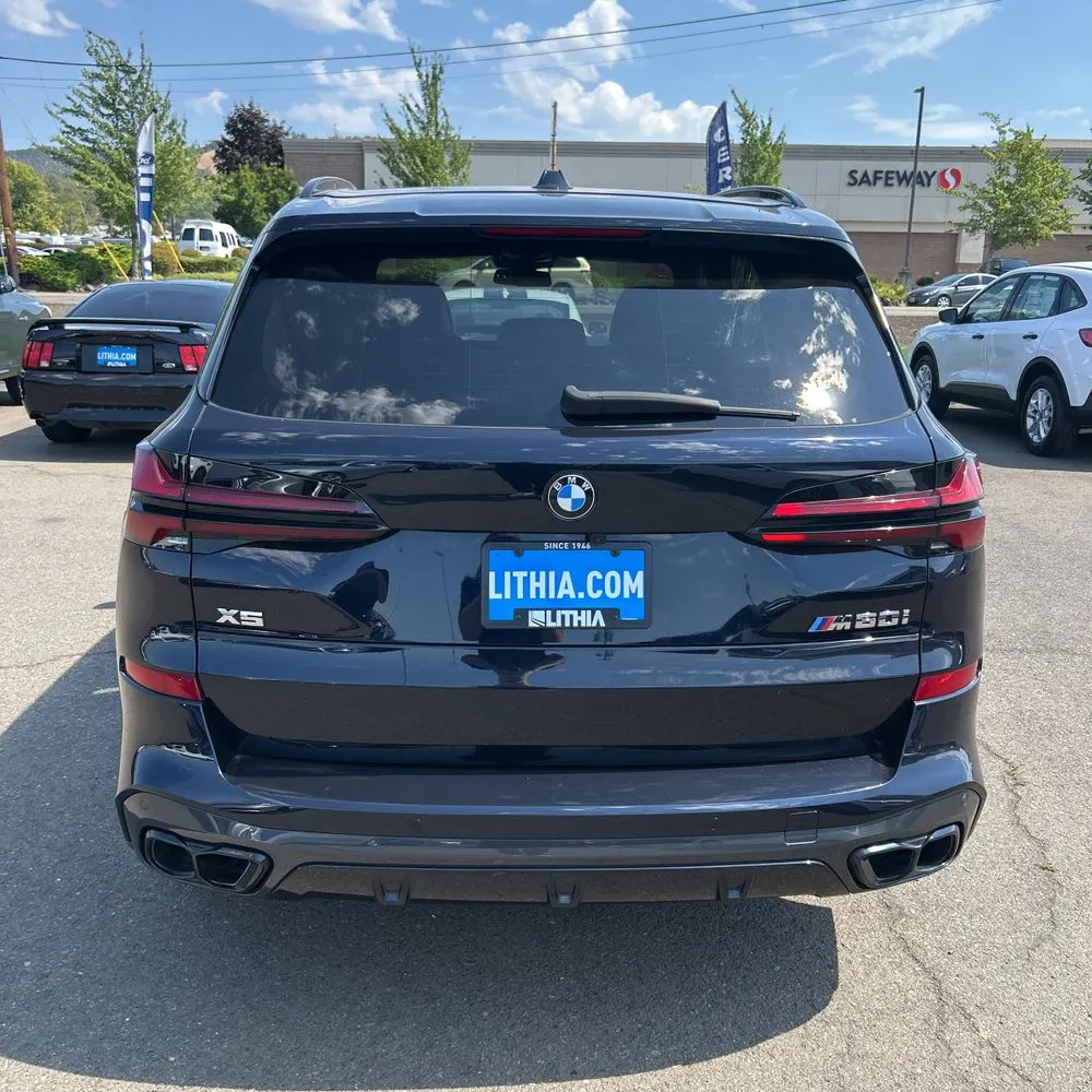 2024 BMW X5 M60i