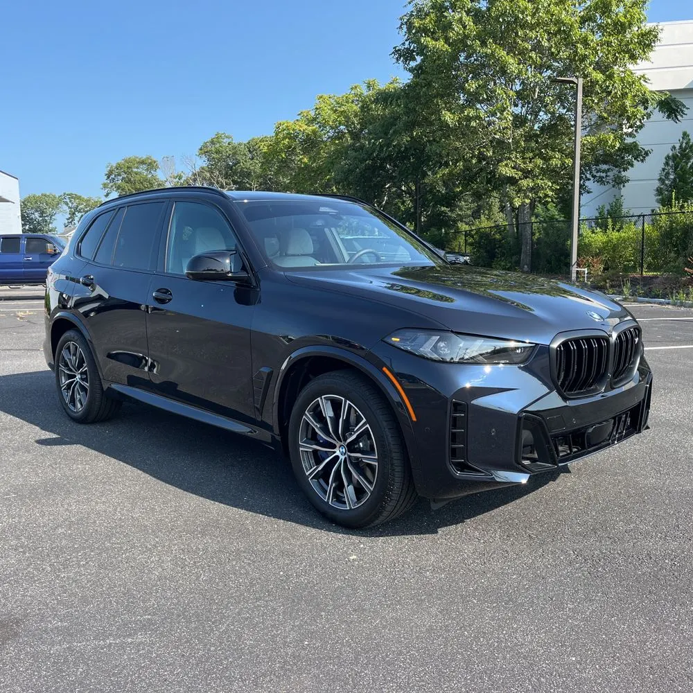 2025 BMW X5 M60i