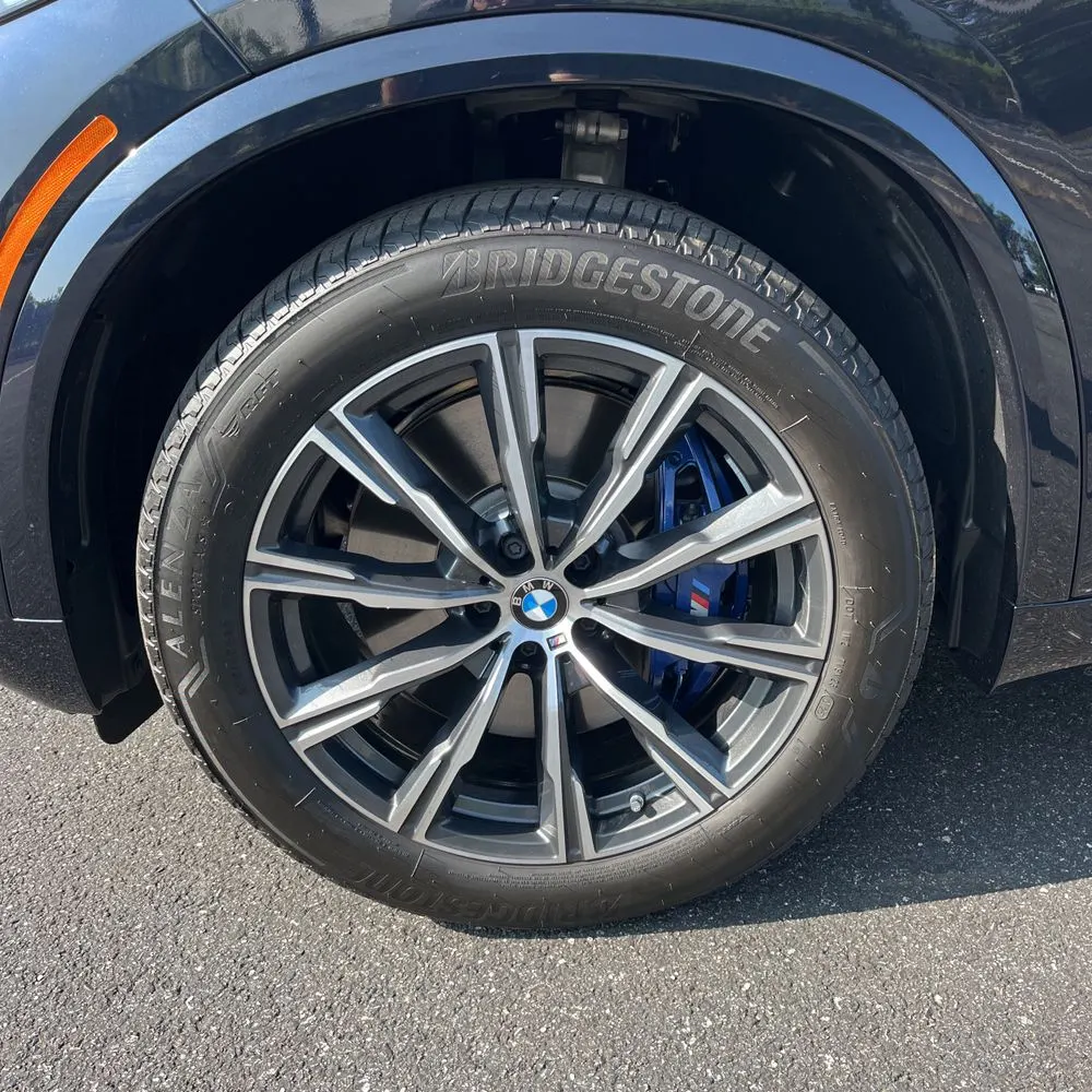 2025 BMW X5 M60i
