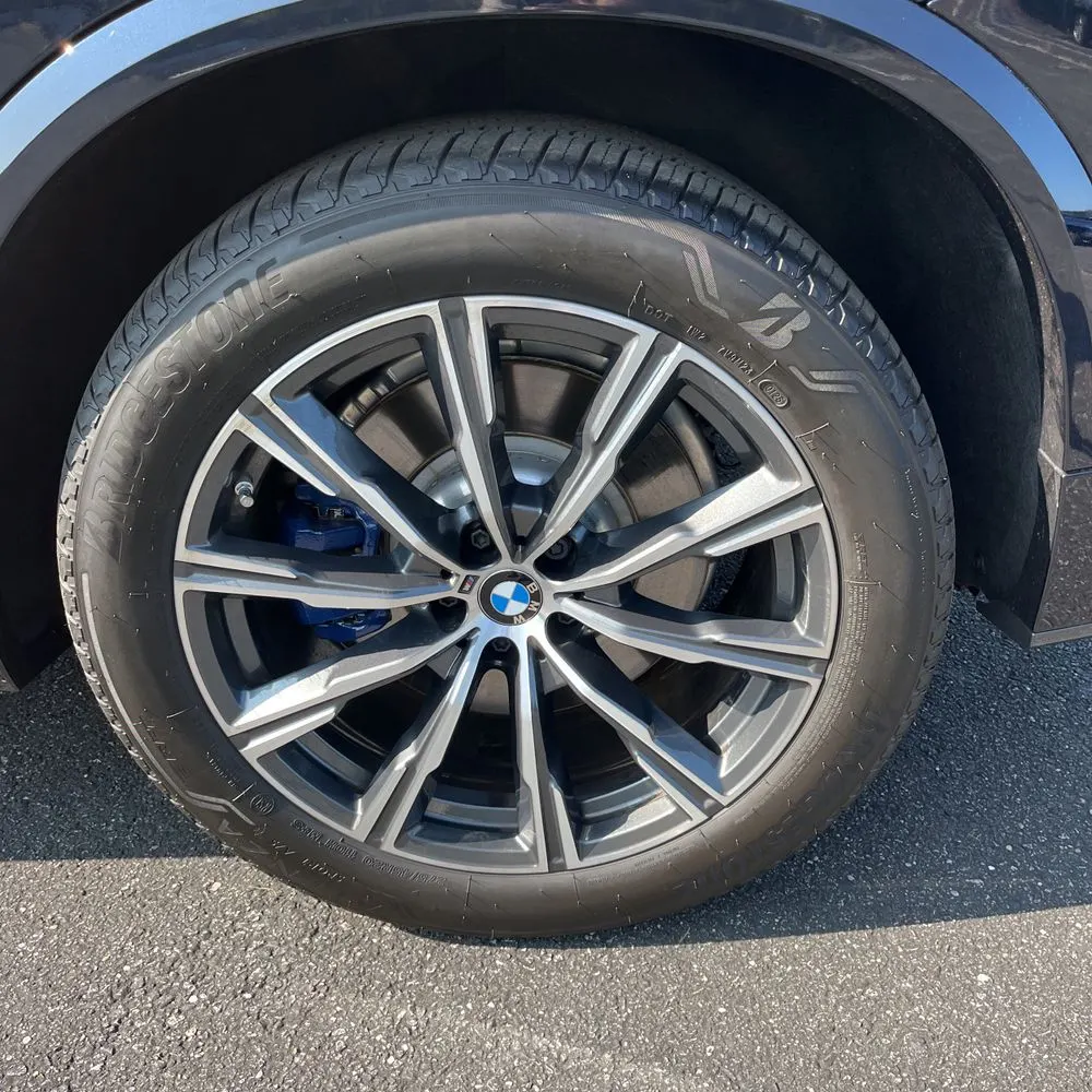 2025 BMW X5 M60i