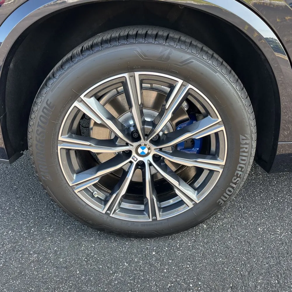 2025 BMW X5 M60i