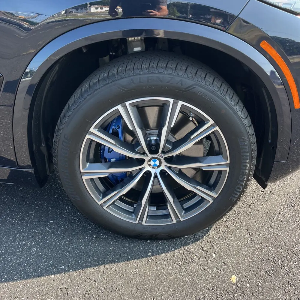 2025 BMW X5 M60i