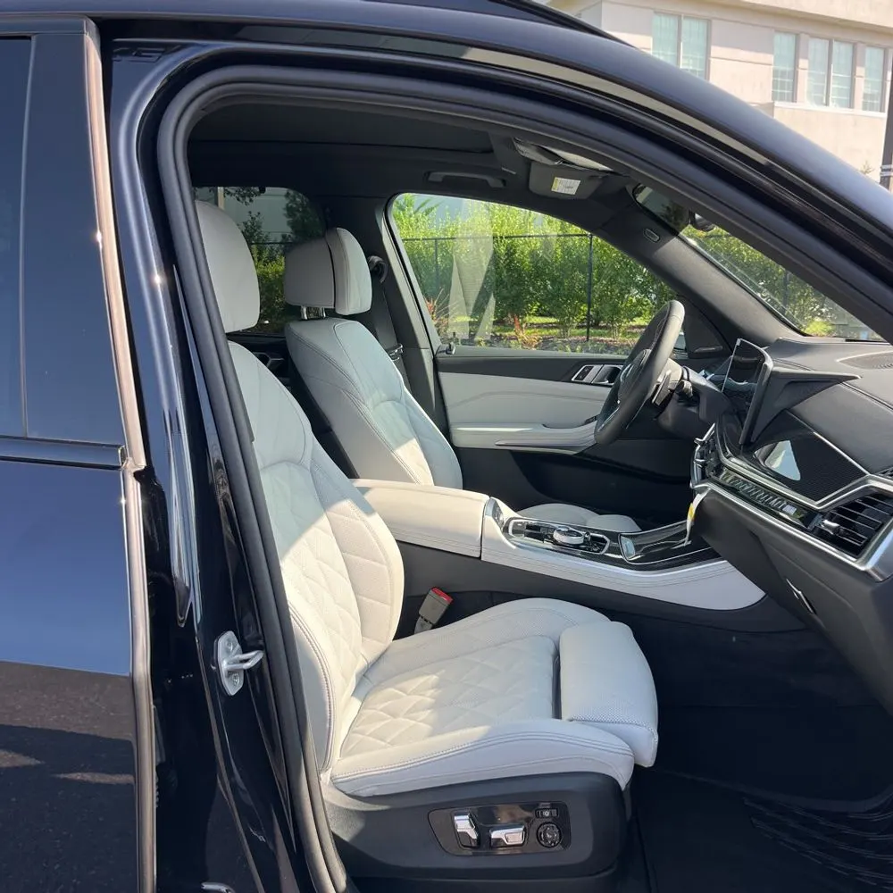 2025 BMW X5 M60i