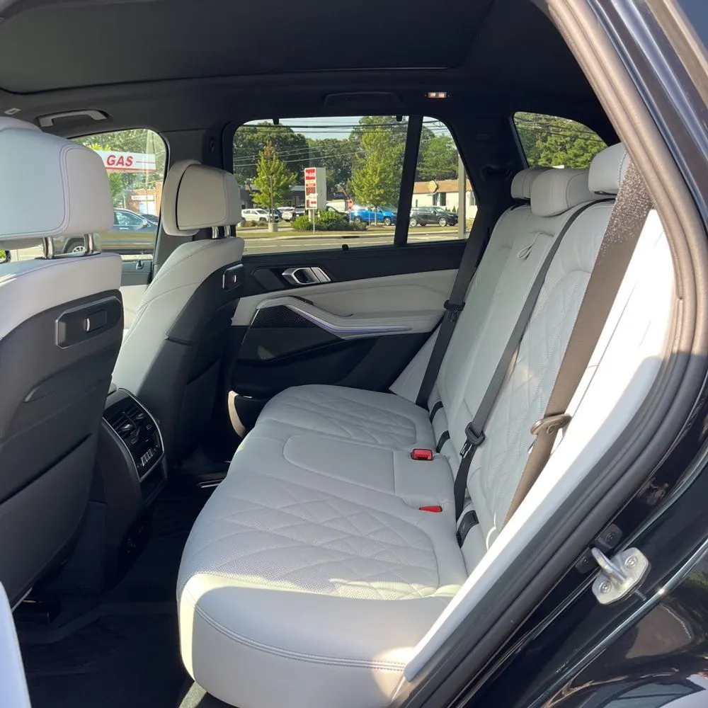 2025 BMW X5 M60i