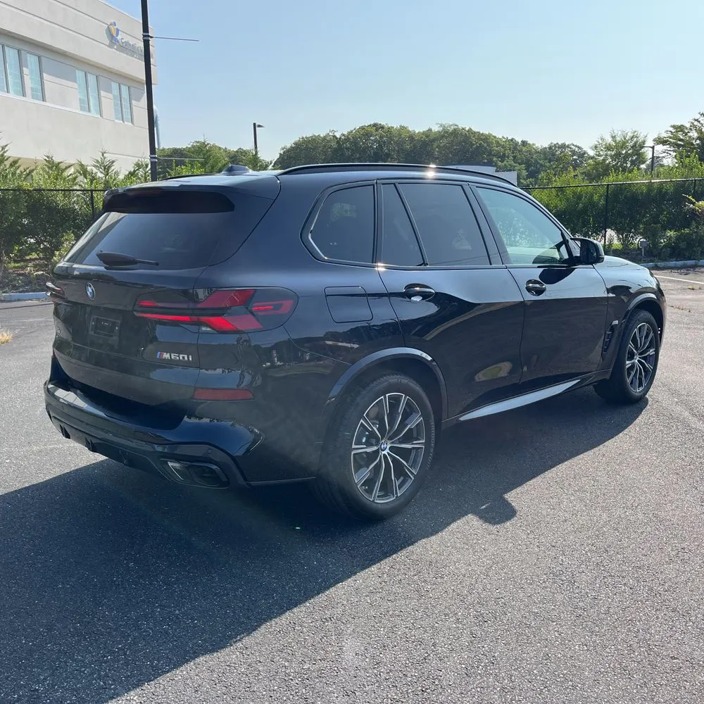 2025 BMW X5 M60i