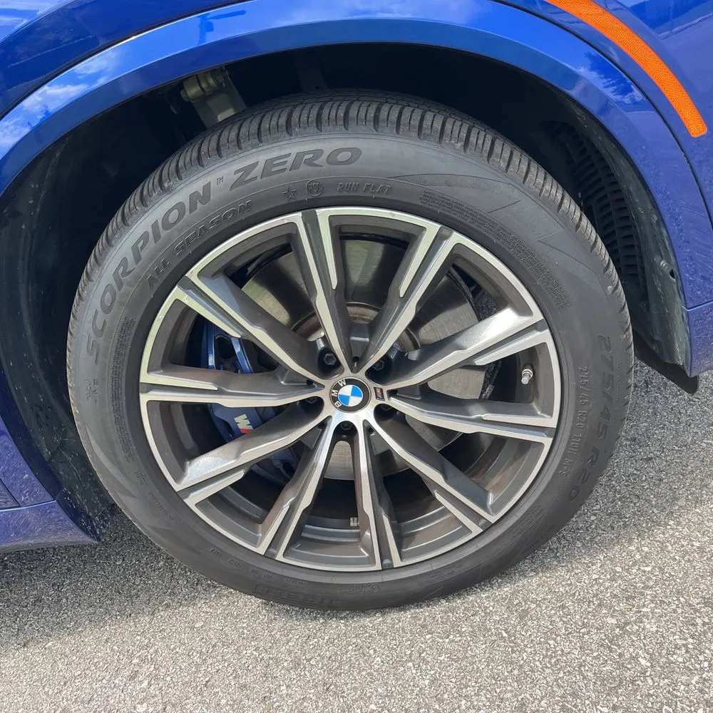 2024 BMW X5 M60i