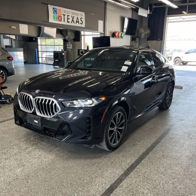 2025 BMW X6 XDrive40i