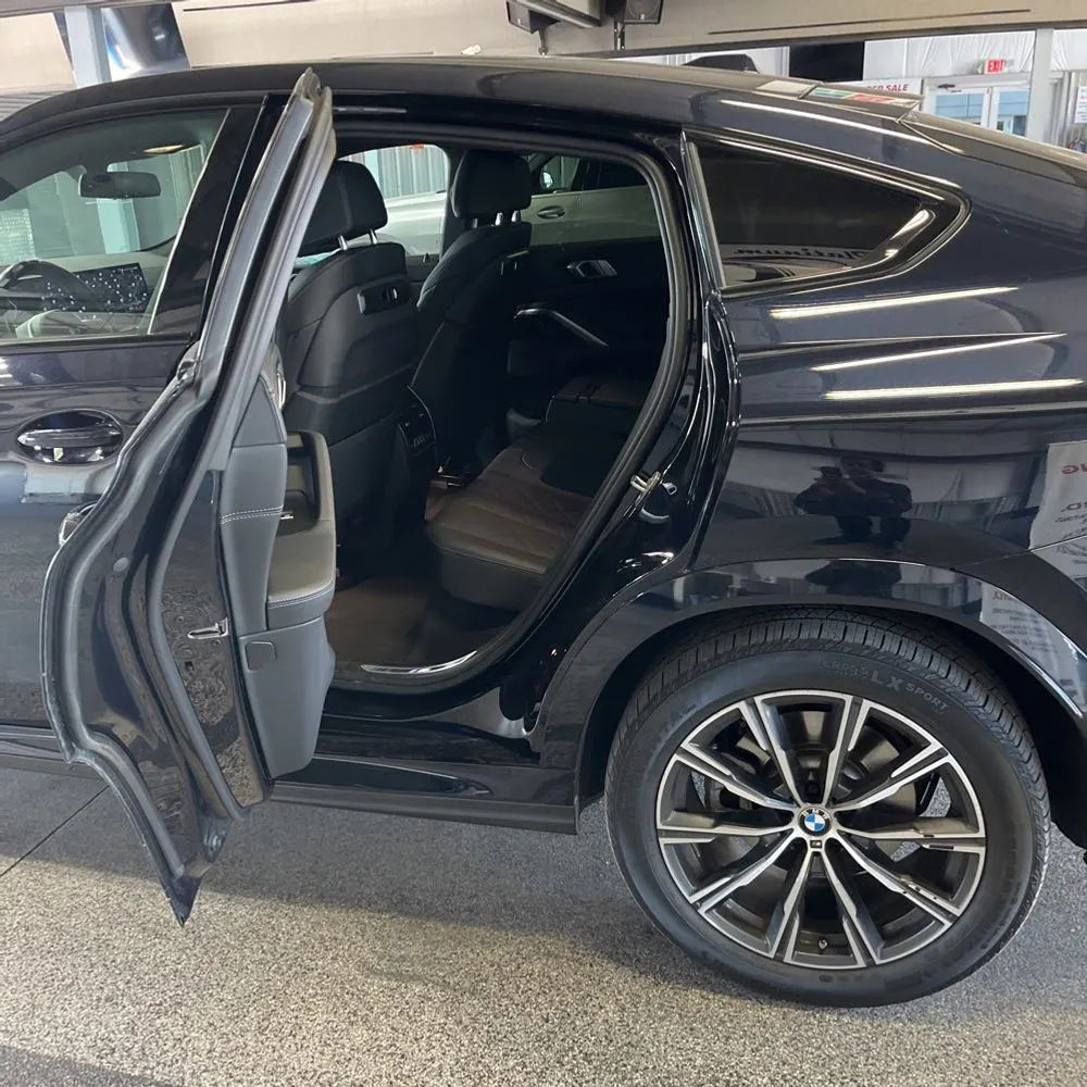 2025 BMW X6 XDrive40i