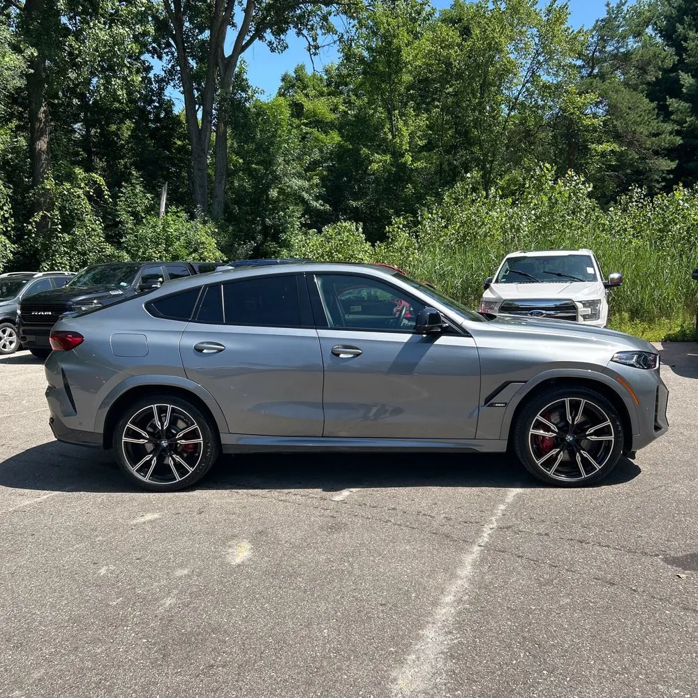 2024 BMW X6 M60i