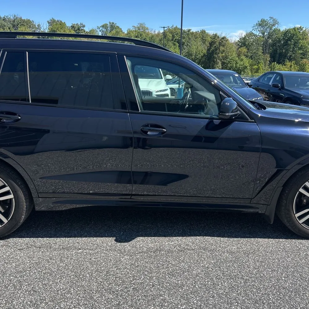 2022 BMW X7 M50i