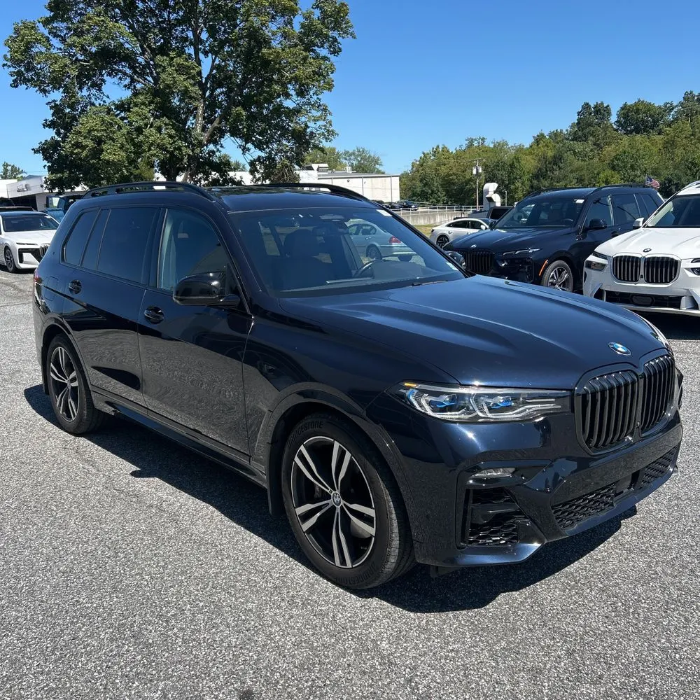 2022 BMW X7 M50i
