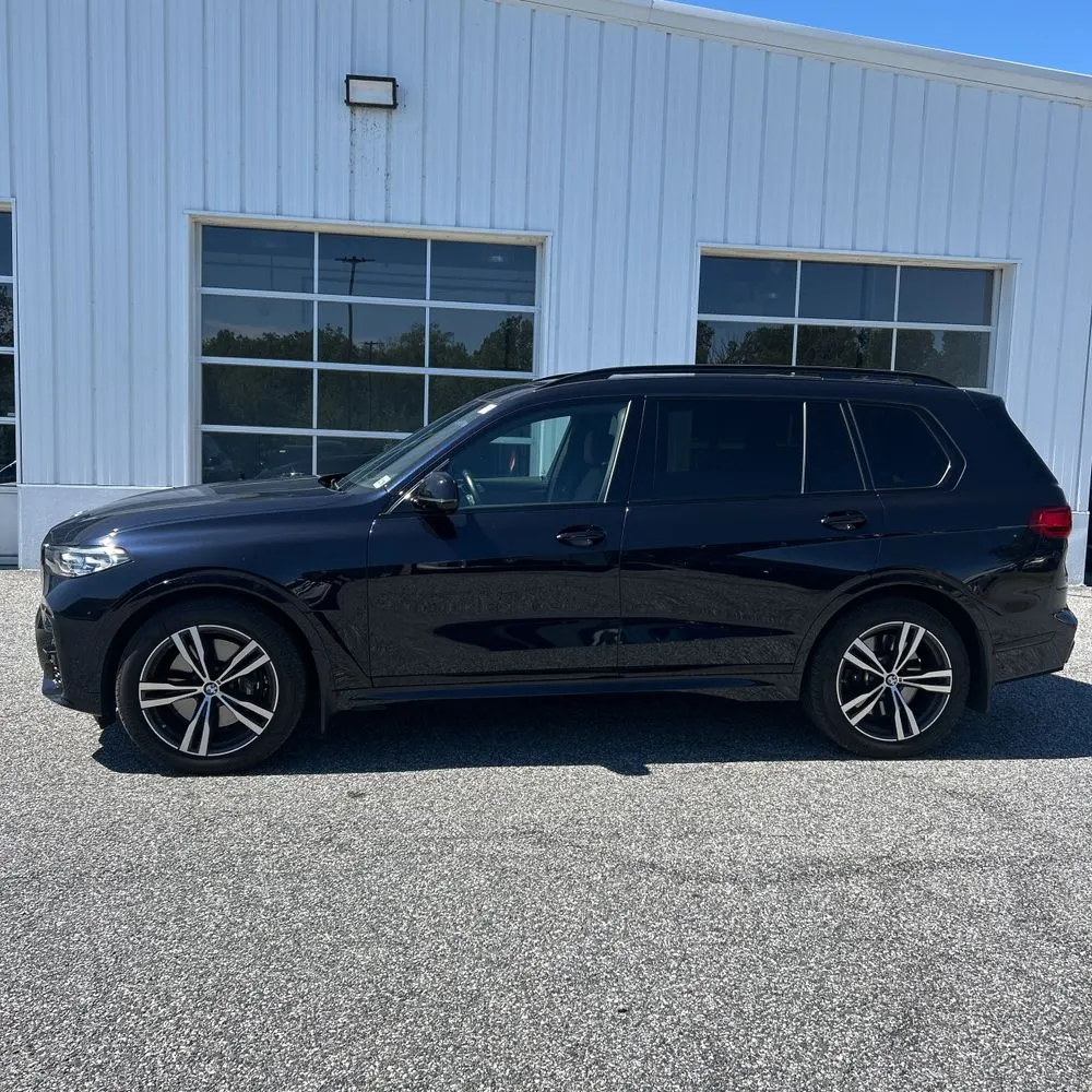 2022 BMW X7 M50i
