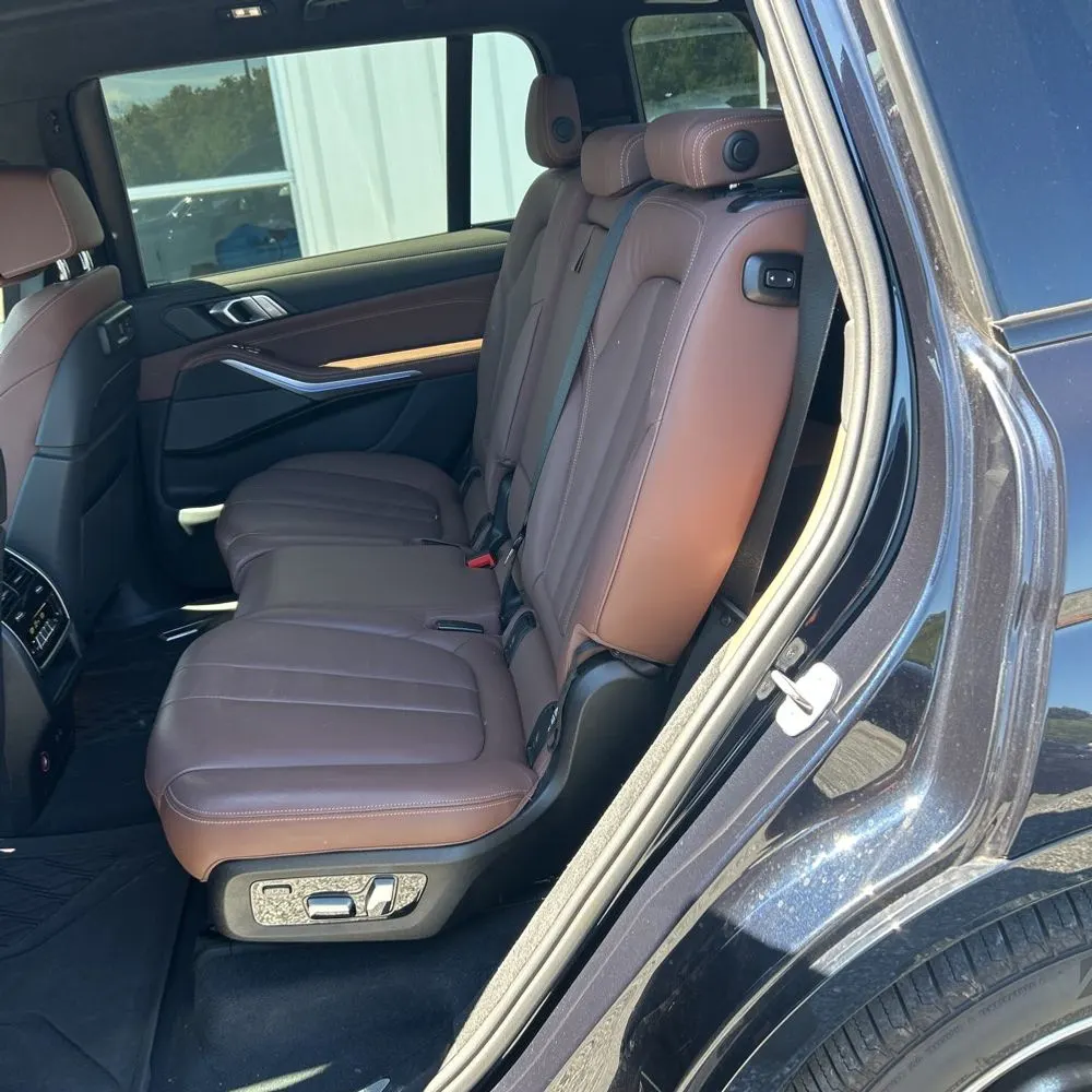 2022 BMW X7 M50i