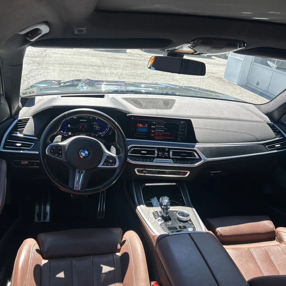 2022 BMW X7 M50i