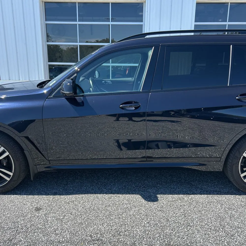 2022 BMW X7 M50i