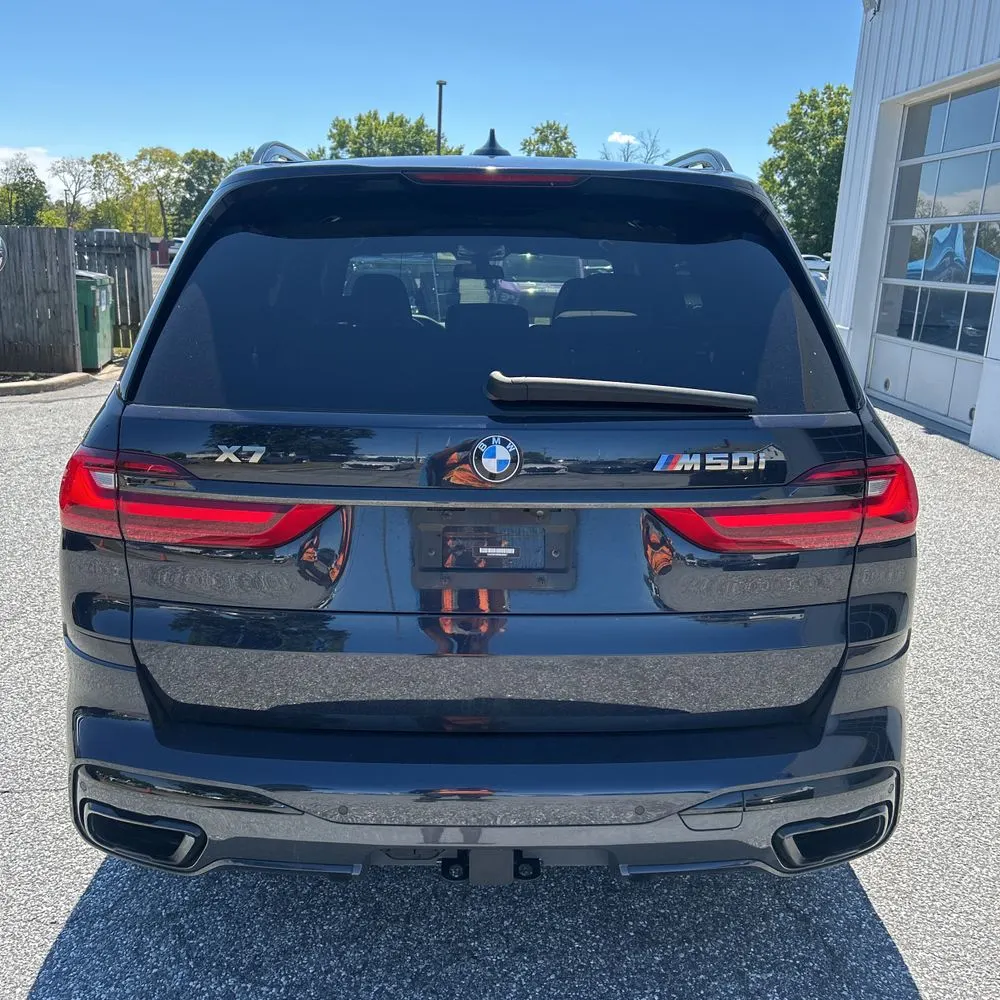 2022 BMW X7 M50i