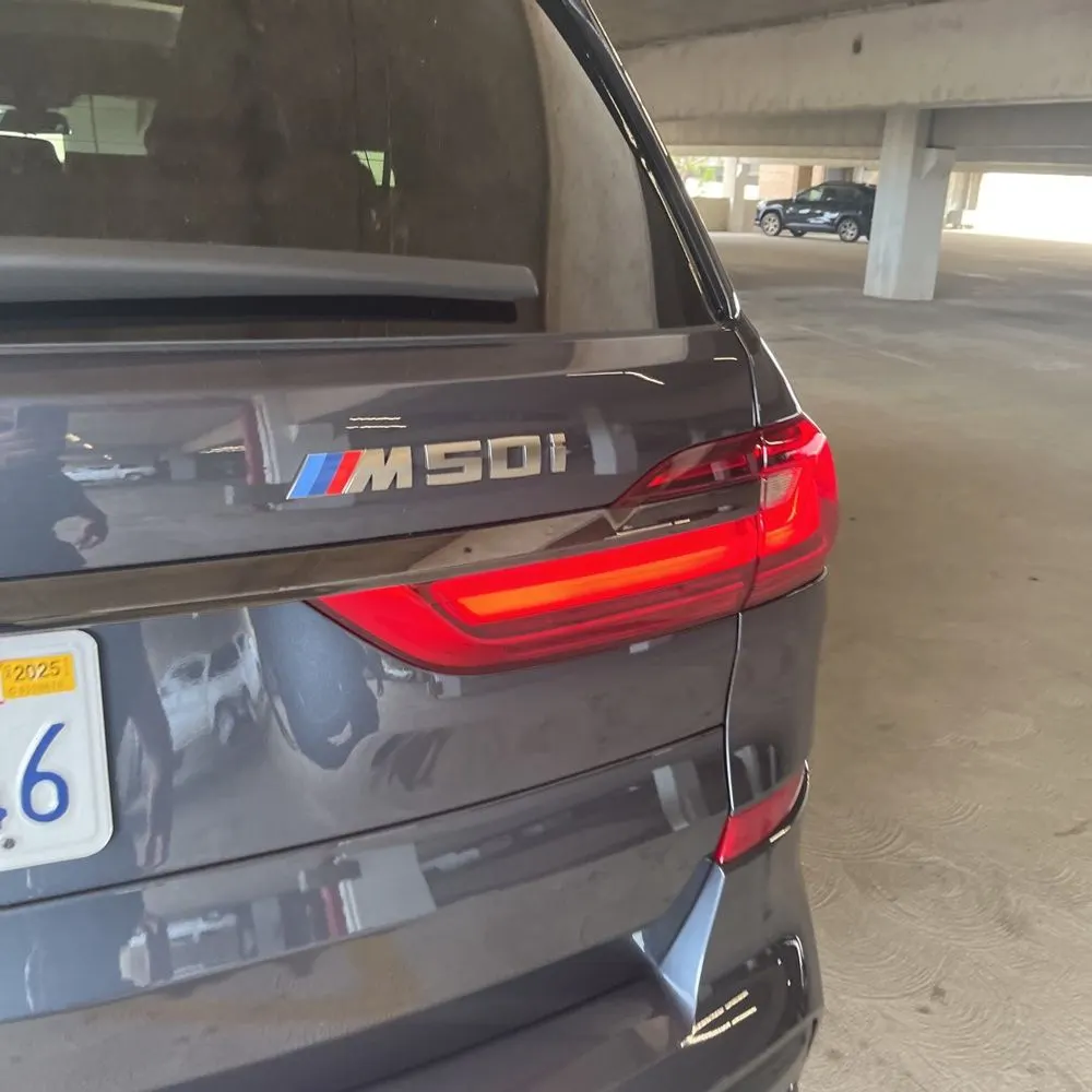 2022 BMW X7 M50i