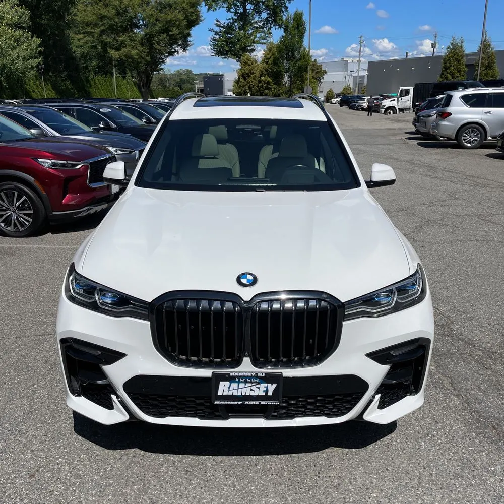 2021 BMW X7 M50i