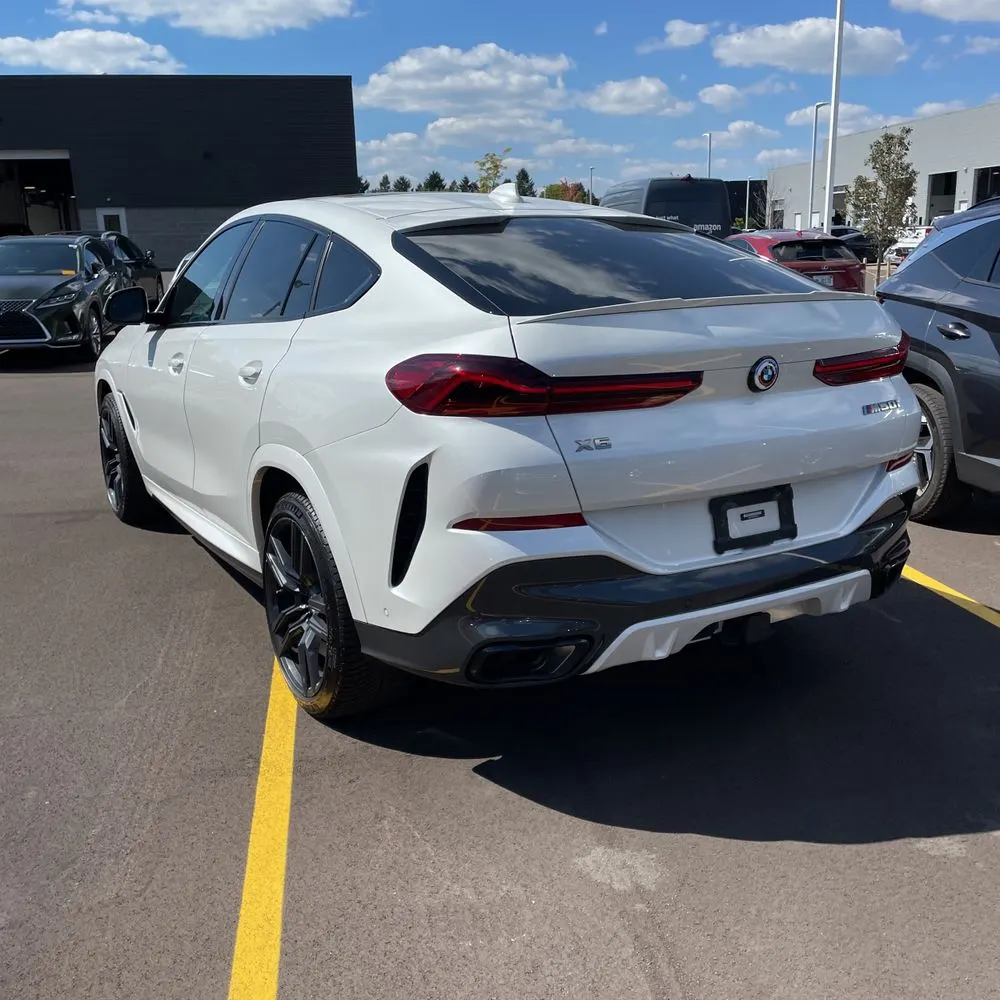 2023 BMW X6 M50i