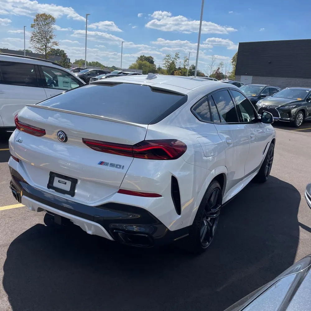 2023 BMW X6 M50i