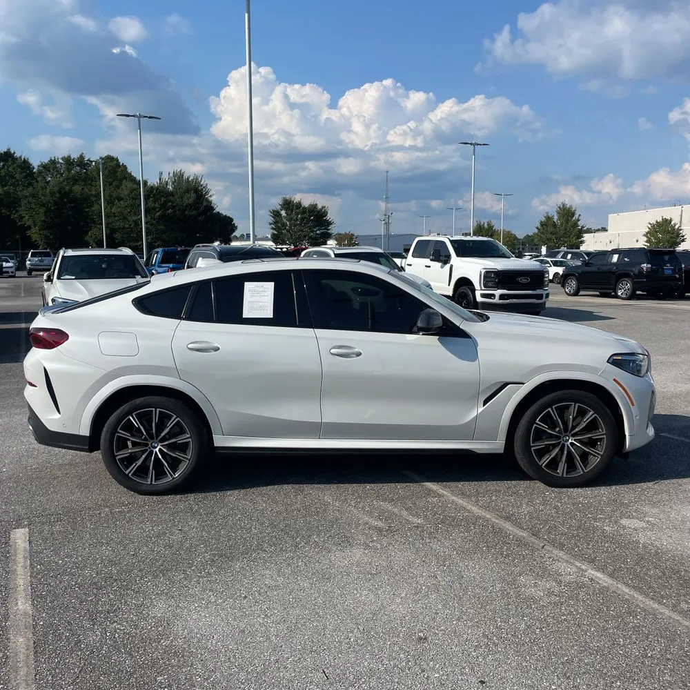 2022 BMW X6 M50i