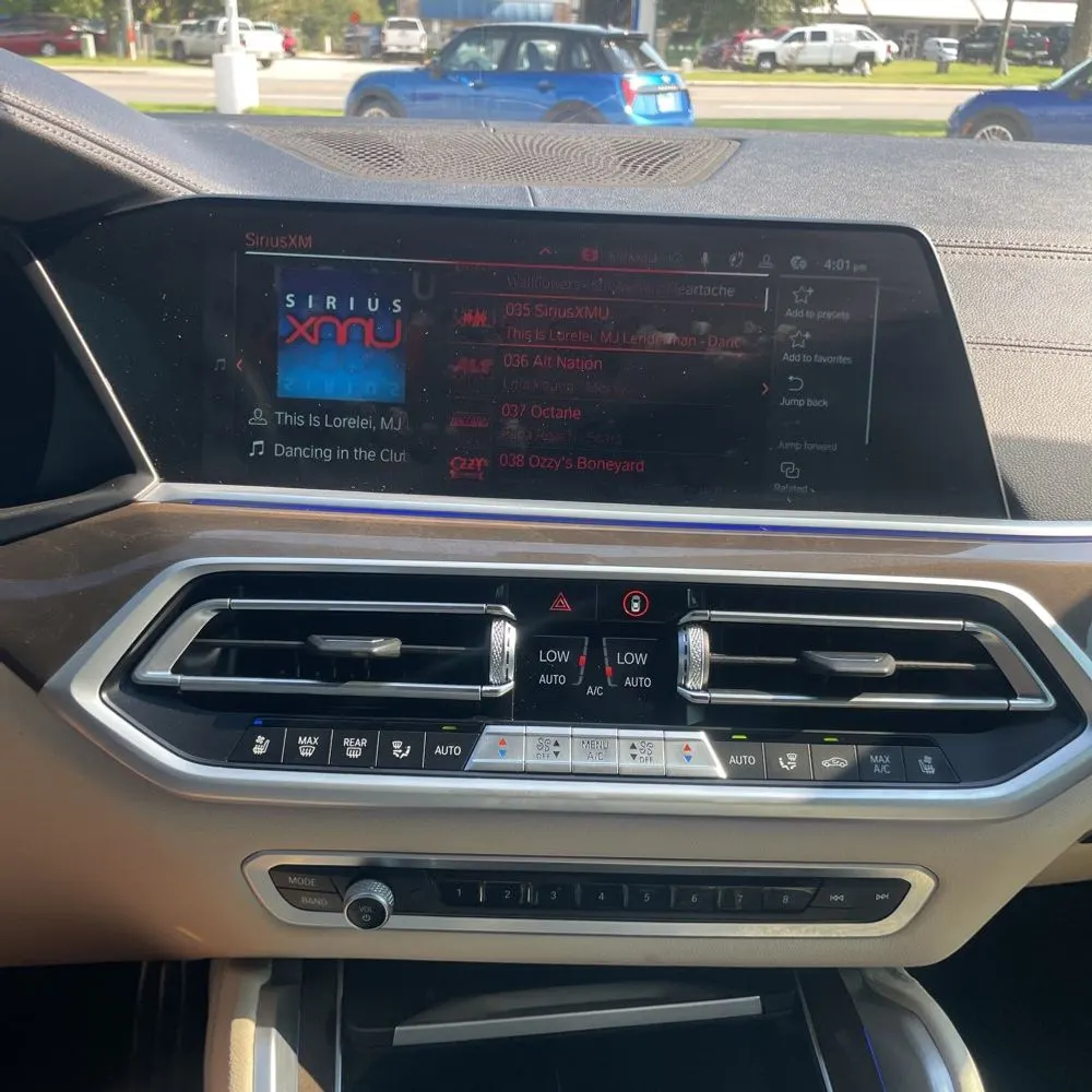 2022 BMW X6 M50i