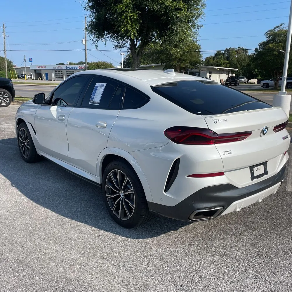 2022 BMW X6 M50i
