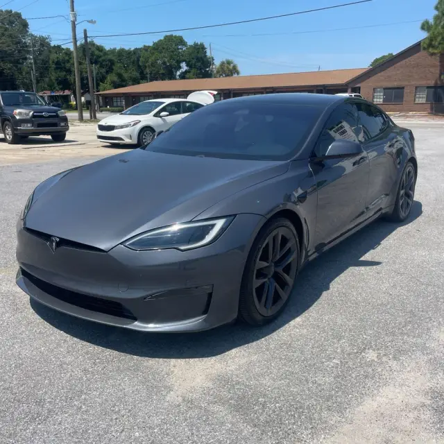 2022 Tesla Model S Plaid