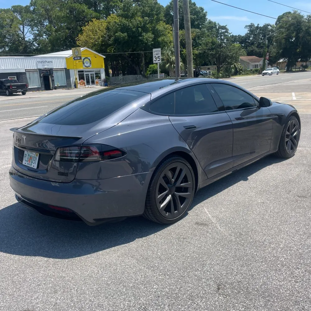 2022 Tesla Model S Plaid