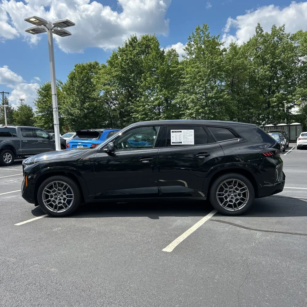 2023 BMW XM Base