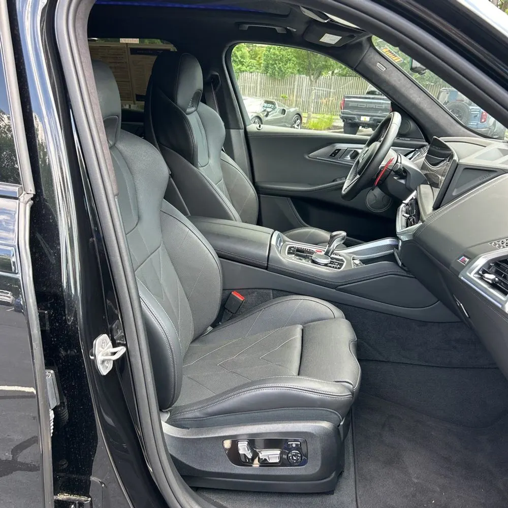 2023 BMW XM Base