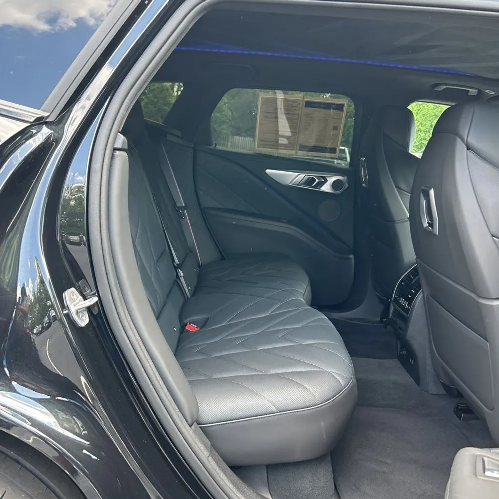 2023 BMW XM Base
