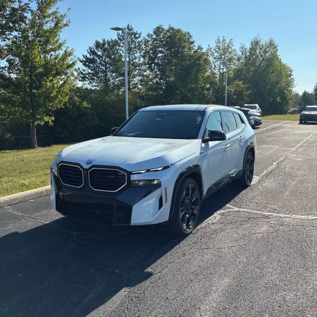 2023 BMW XM Base
