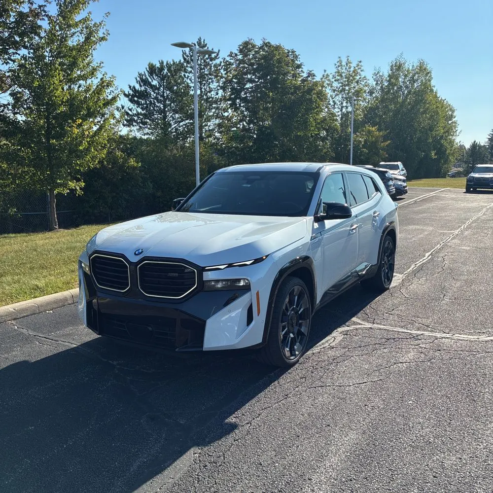 2023 BMW XM Base