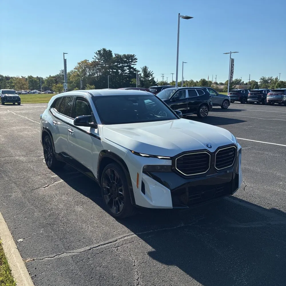 2023 BMW XM Base