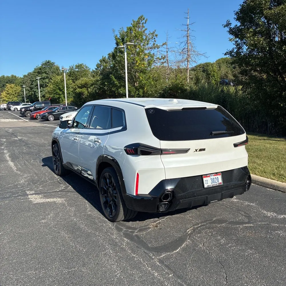 2023 BMW XM Base