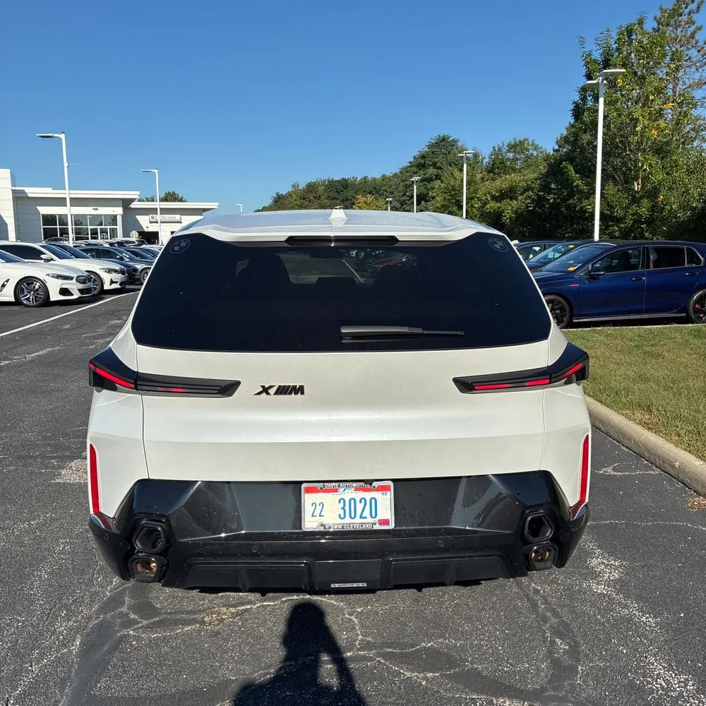 2023 BMW XM Base