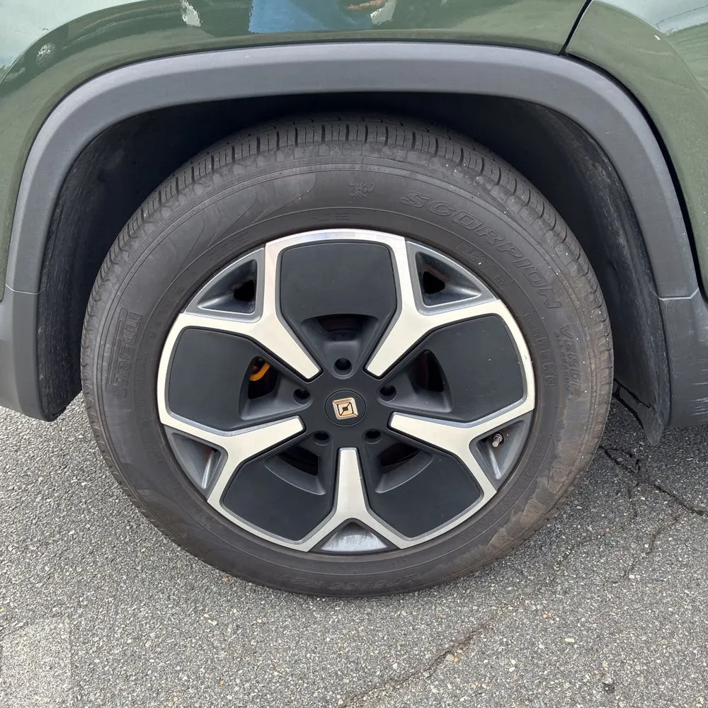 2023 Rivian R1T Adventure Quad-Motor