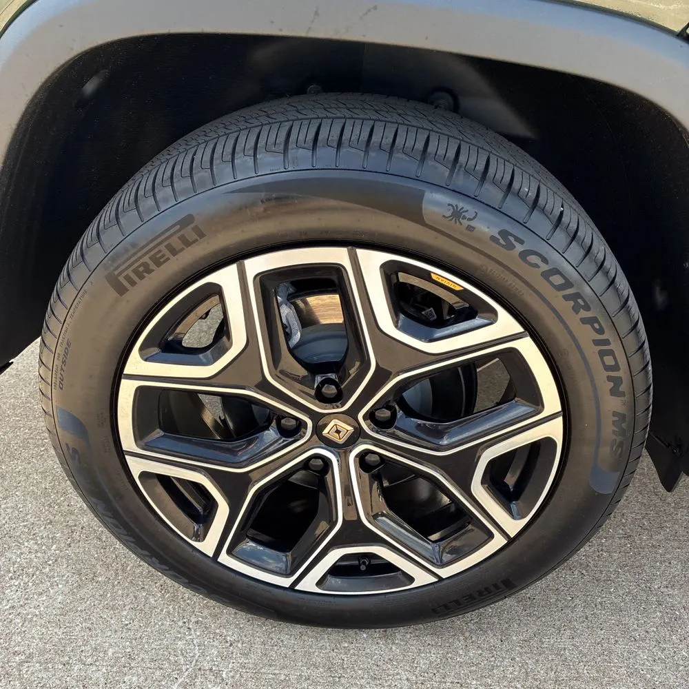 2025 Rivian R1T Adventure Dual-Motor