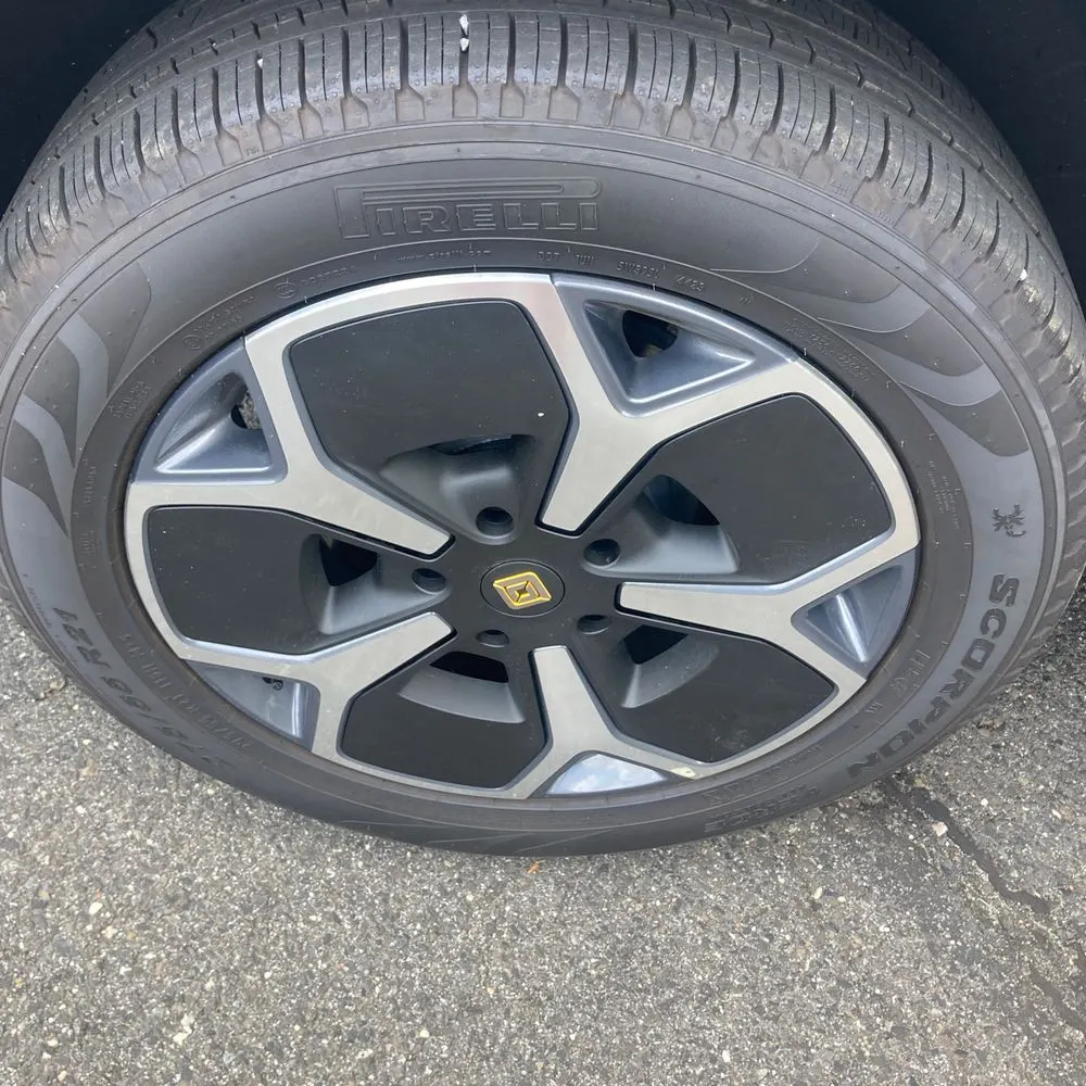2024 Rivian R1T Adventure Dual-Motor