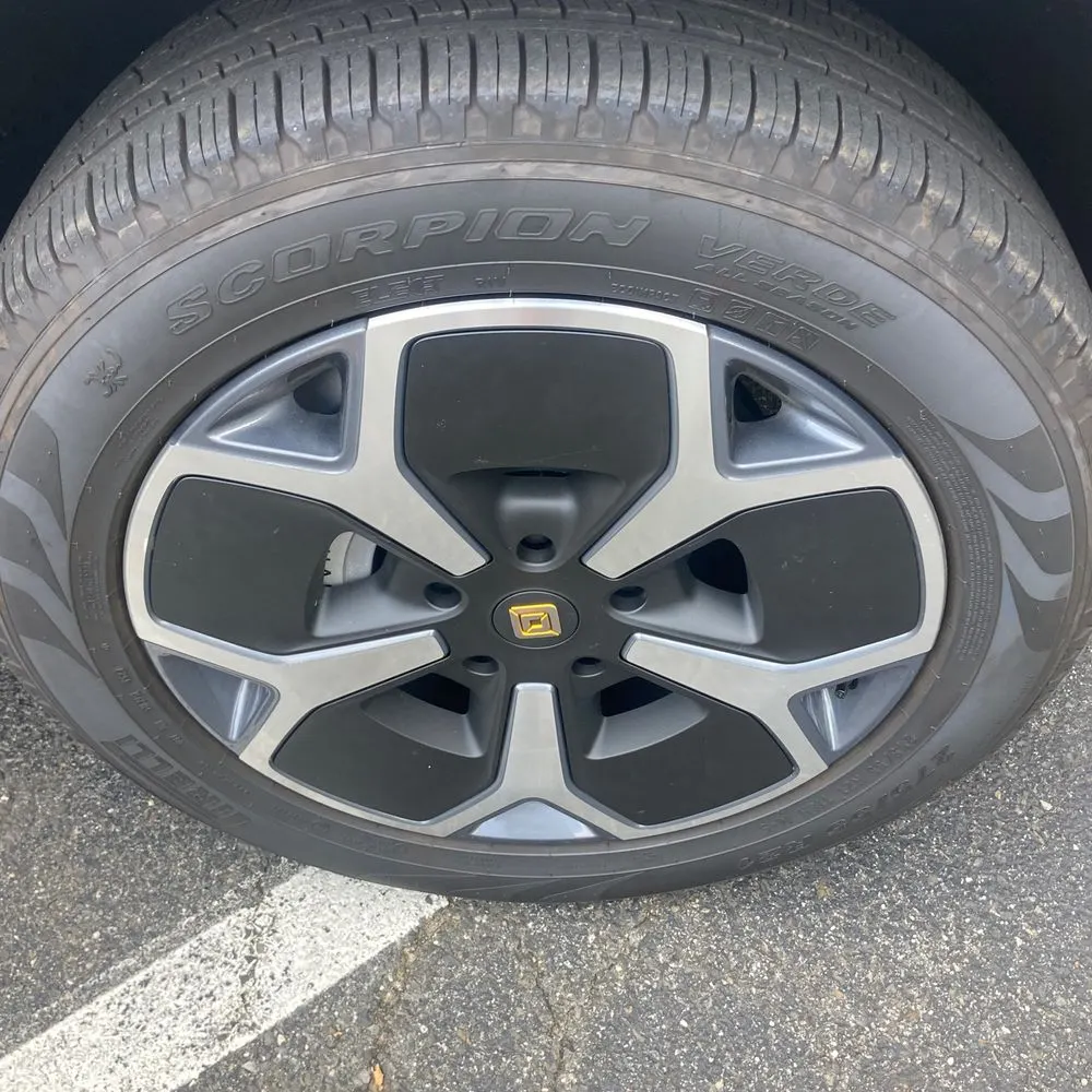 2024 Rivian R1T Adventure Dual-Motor