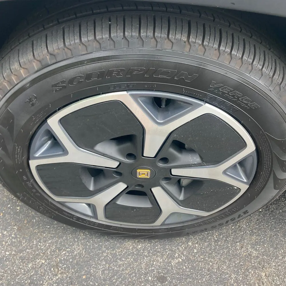 2024 Rivian R1T Adventure Dual-Motor