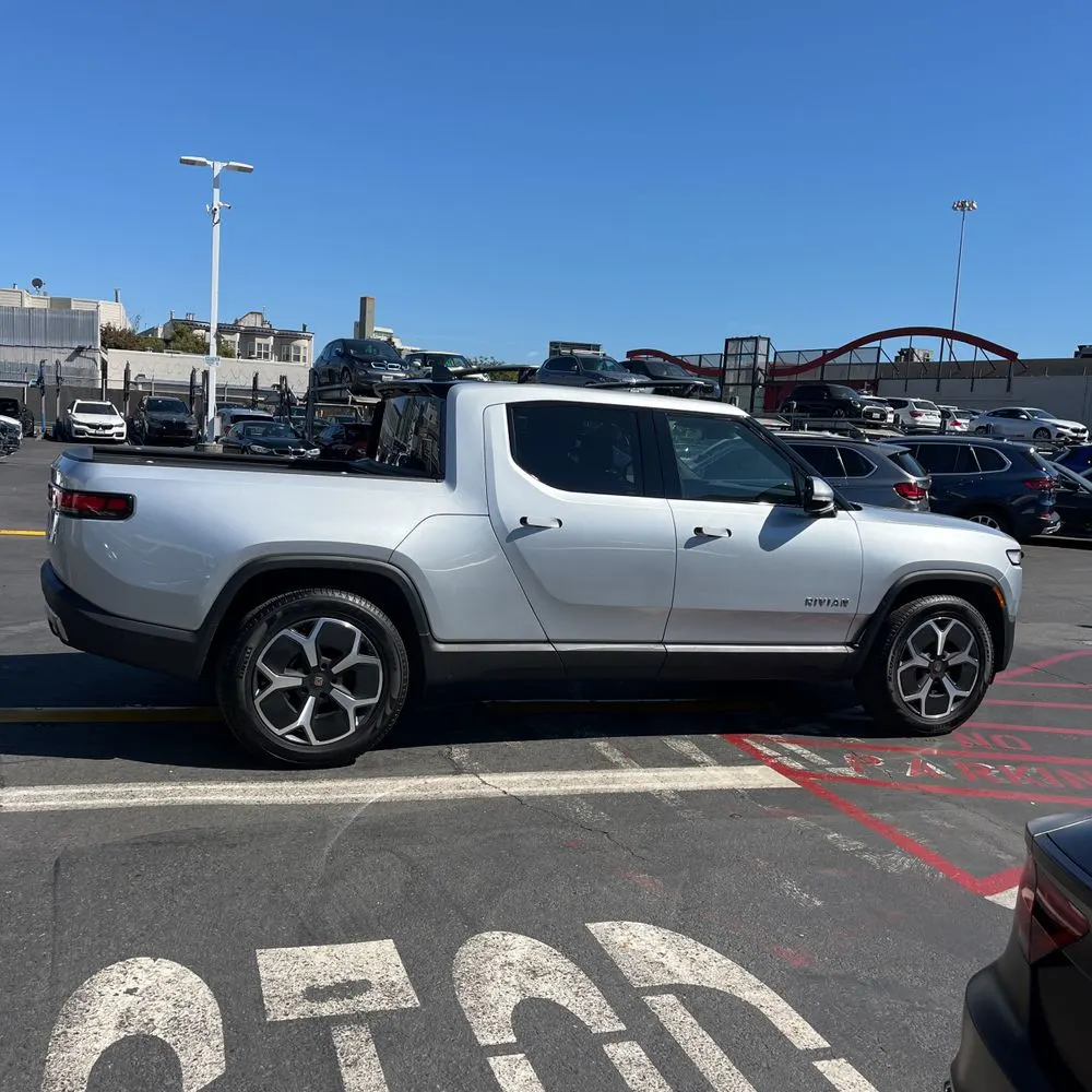 2024 Rivian R1T Adventure Dual-Motor