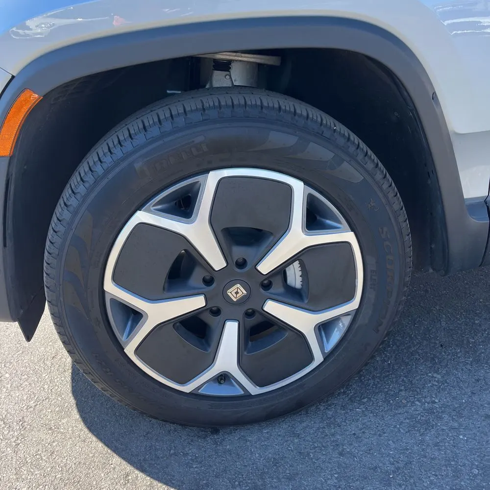 2024 Rivian R1T Adventure Dual-Motor