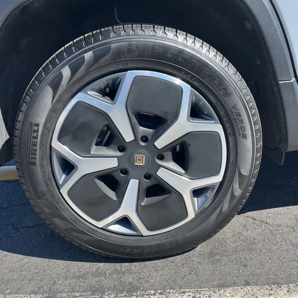 2024 Rivian R1T Adventure Dual-Motor