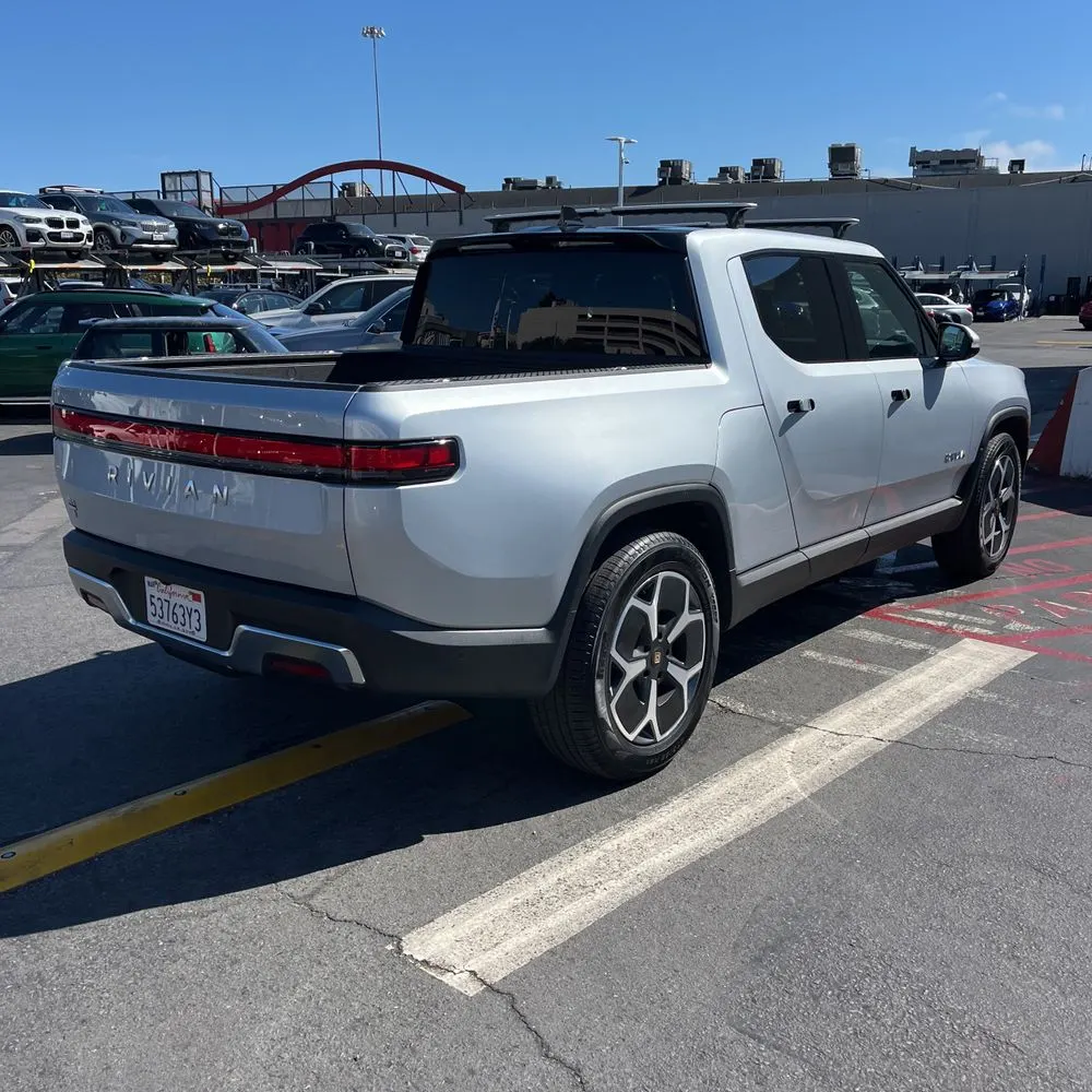 2024 Rivian R1T Adventure Dual-Motor