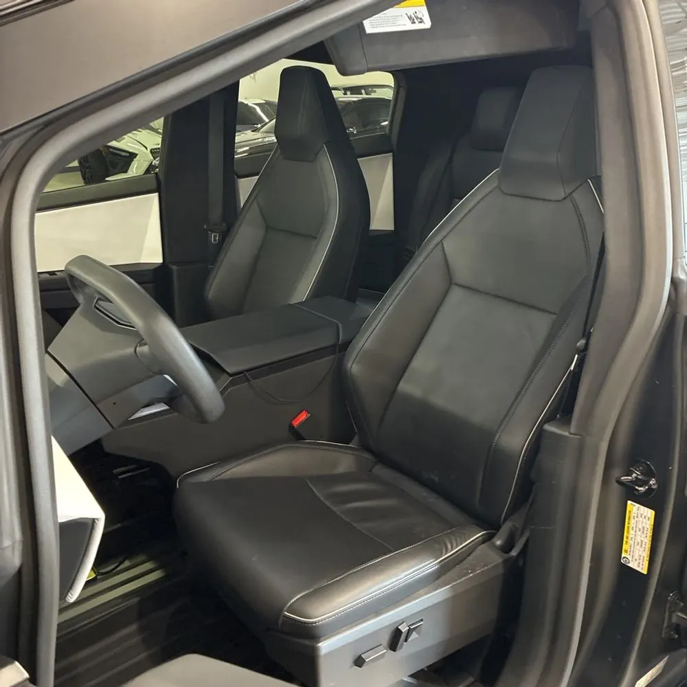 2024 Tesla Cybertruck Base