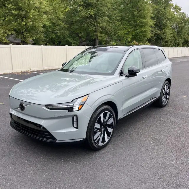 2025 Volvo EX90 Ultra