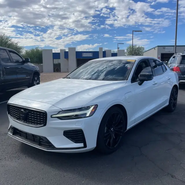 2024 Volvo S60 T8 - Ultimate PHEV